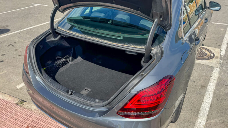 
								Mercedes Clase C200d Avantgarde 2018 Automatic full									