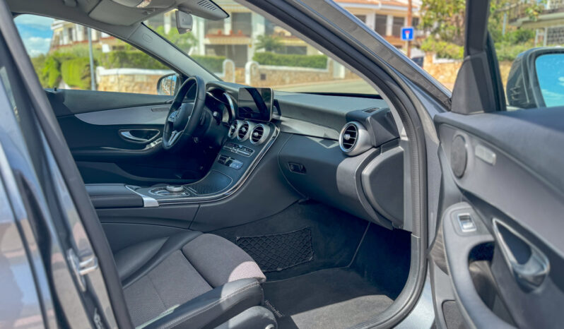 
								Mercedes Clase C200d Avantgarde 2018 Automatic full									