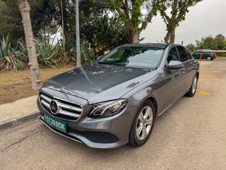 
								Mercedes Clase E200d 2019 Berlina full									