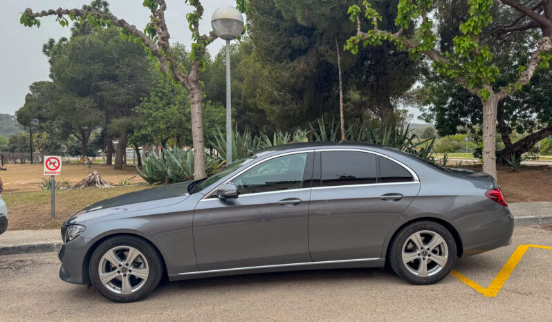 
								Mercedes Clase E200d 2019 Berlina full									