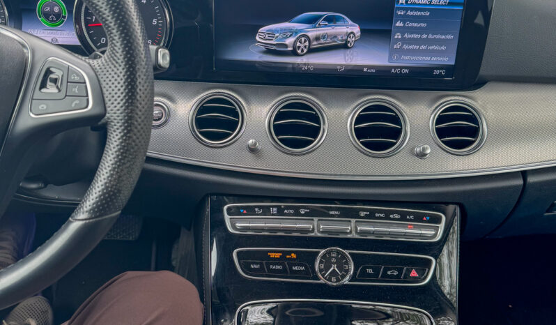 
								Mercedes Clase E200d 2019 Berlina full									