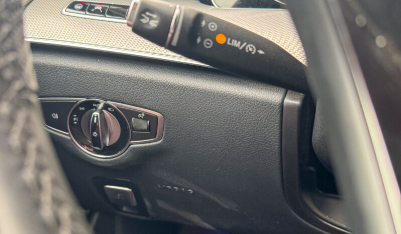 
								Mercedes Clase E200d 2019 Berlina full									