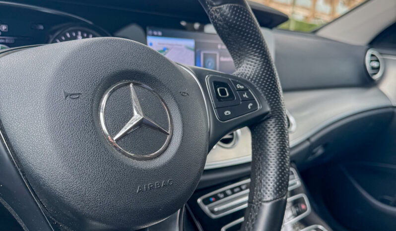 
								Mercedes Clase E200d 2019 Berlina full									