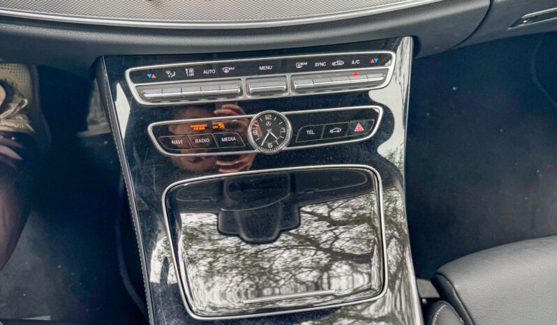 
								Mercedes Clase E200d 2019 Berlina full									