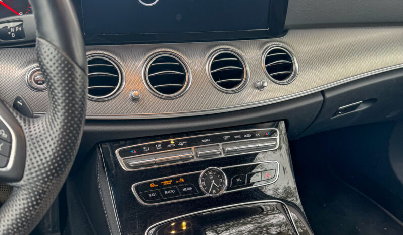
								Mercedes Clase E200d 2019 Berlina full									