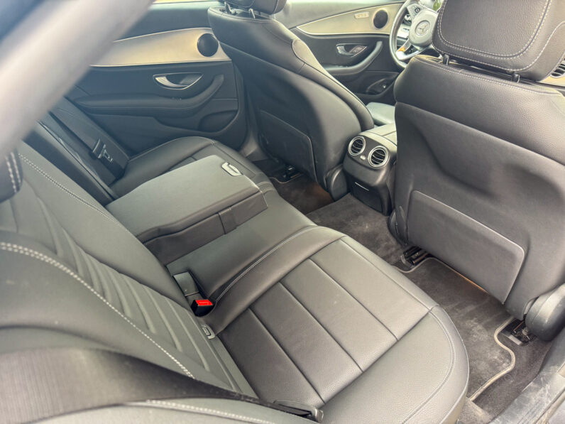 
								Mercedes Clase E200d 2019 Berlina full									