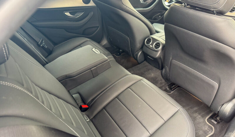 
								Mercedes Clase E200d 2019 Berlina full									
