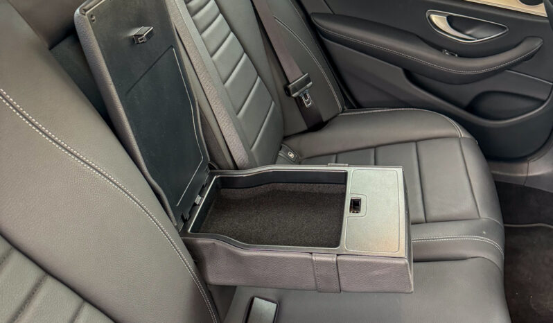 
								Mercedes Clase E200d 2019 Berlina full									