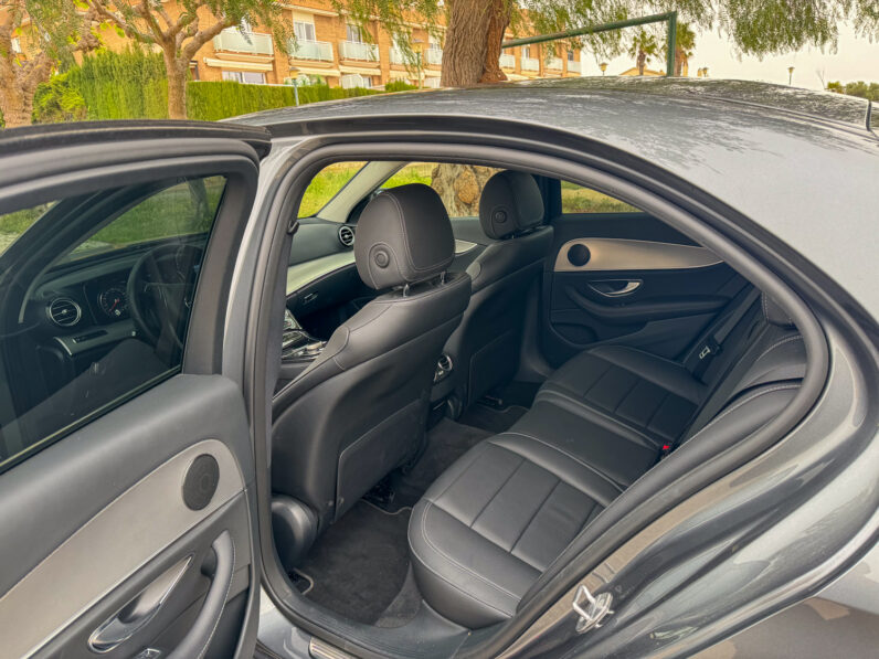 
								Mercedes Clase E200d 2019 Berlina full									
