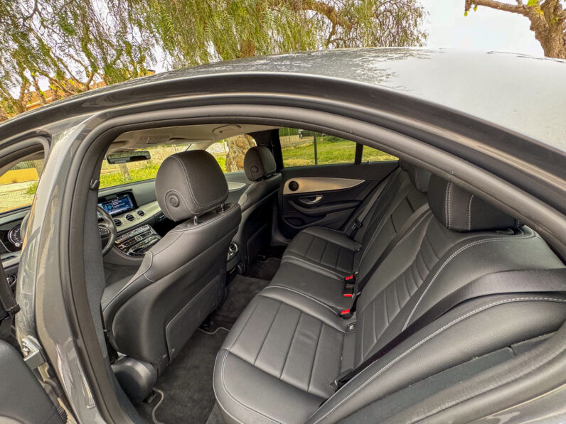 
								Mercedes Clase E200d 2019 Berlina full									