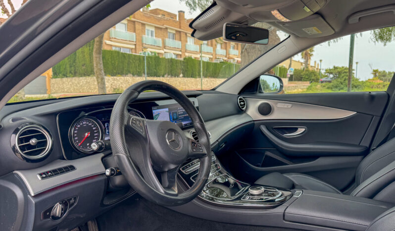 
								Mercedes Clase E200d 2019 Berlina full									