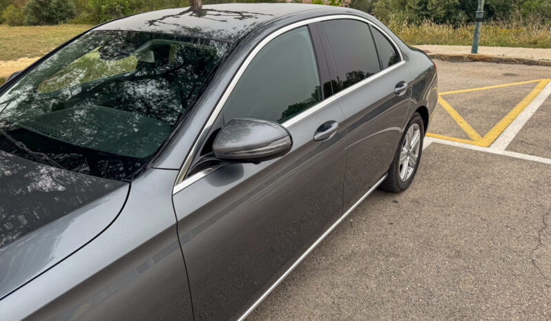 
								Mercedes Clase E200d 2019 Berlina full									