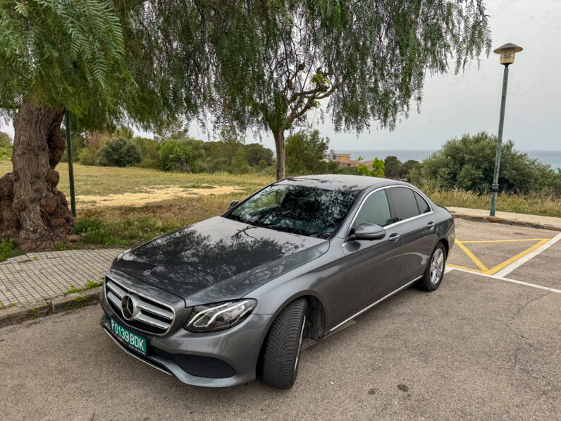 
								Mercedes Clase E200d 2019 Berlina full									