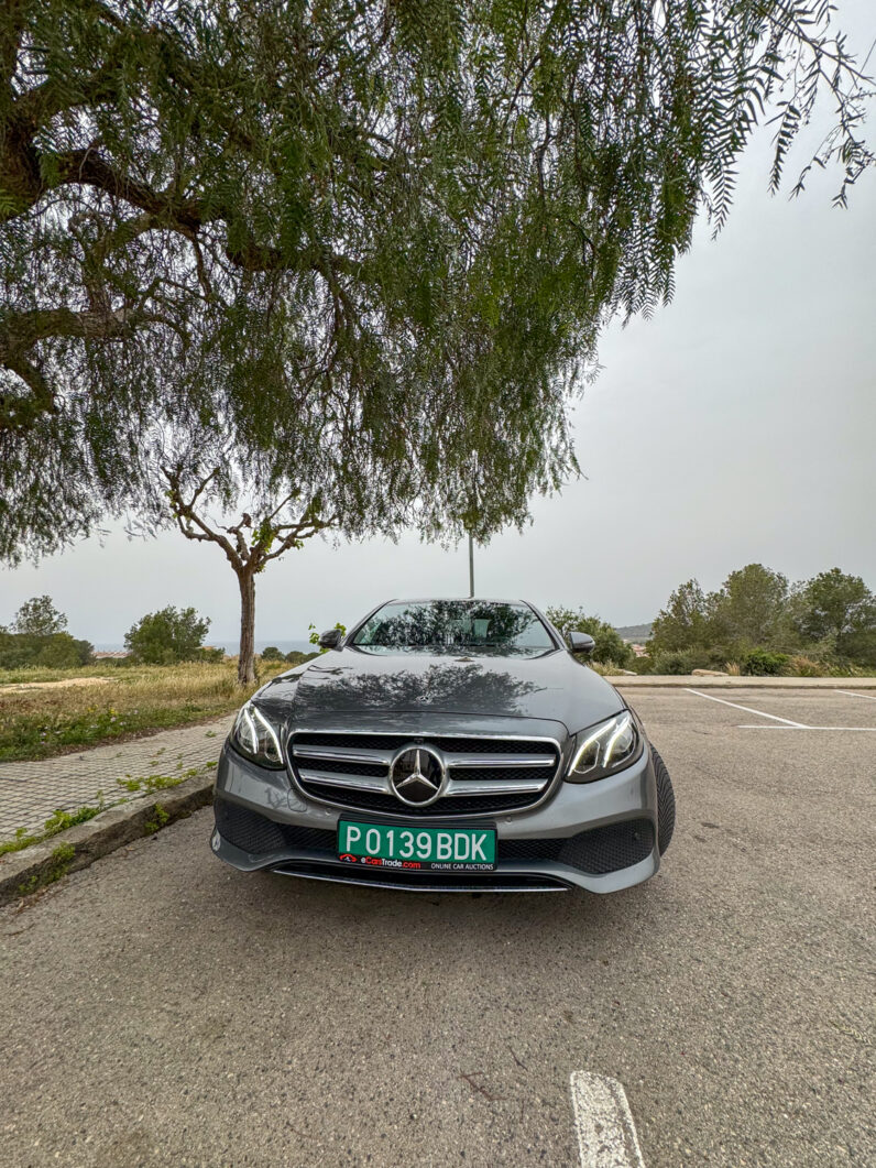 
								Mercedes Clase E200d 2019 Berlina full									
