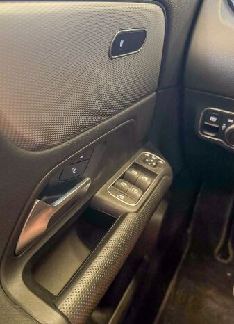 
								Mercedes-Benz B180d 2020 Automático Elegancia full									