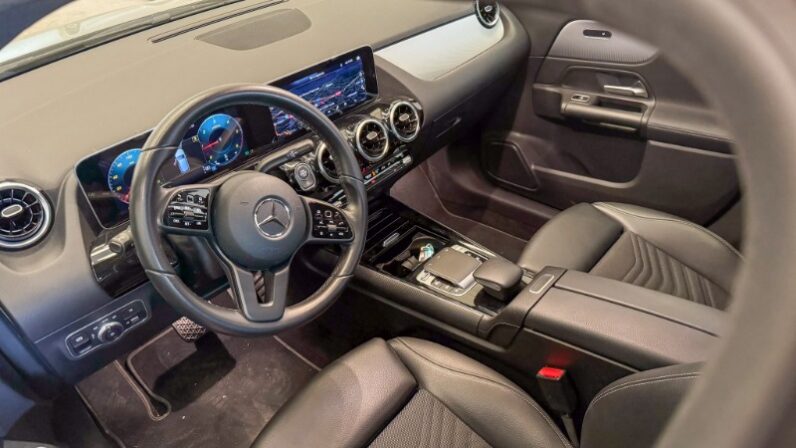
								Mercedes-Benz B180d 2020 Automático Elegancia full									