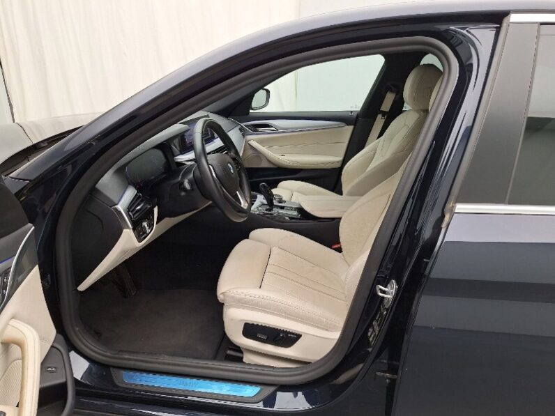 
								BMW, 5-serie ’16, BMW 5 Reeks Berline 520d 120kW Aut. 4d full									