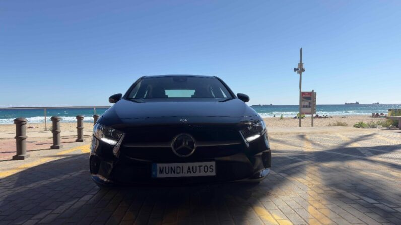 
								MERCEDES-BENZ Clase A 180d 8G-DCT 5 Puertas 2021 full									