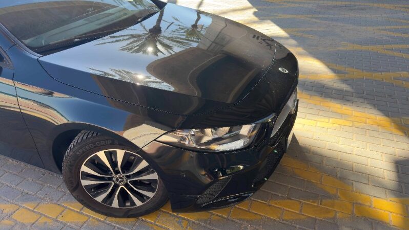
								MERCEDES-BENZ Clase A 180d 8G-DCT 5 Puertas 2021 full									