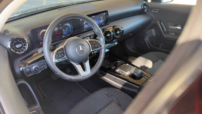 
								MERCEDES-BENZ Clase A 180d 8G-DCT 5 Puertas 2021 full									