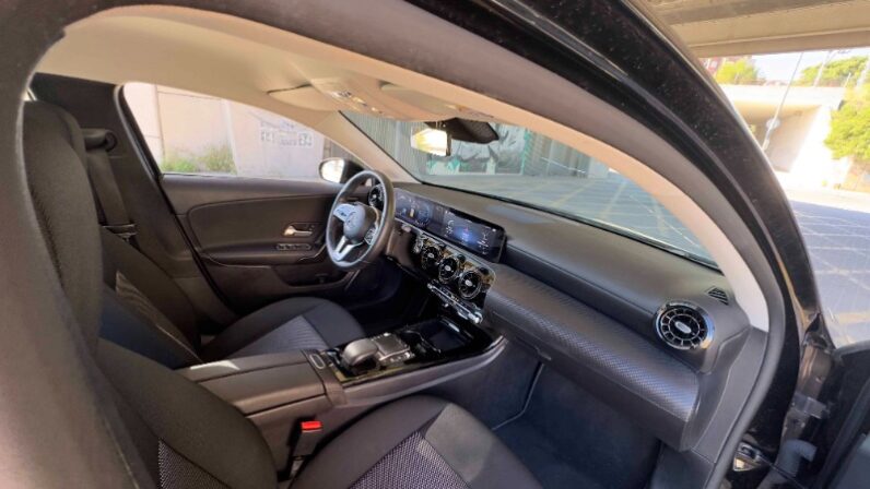 
								MERCEDES-BENZ Clase A 180d 8G-DCT 5 Puertas 2021 full									