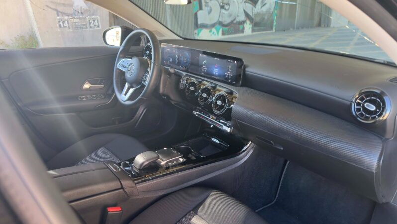 
								MERCEDES-BENZ Clase A 180d 8G-DCT 5 Puertas 2021 full									