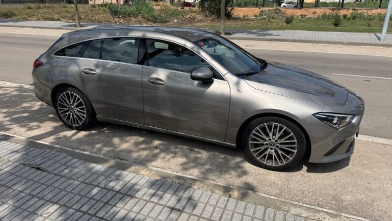 
								Mercedes-Benz CLA Shooting Brake CLA 180 d Aut. 5d full									