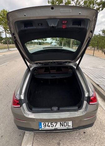 
								Mercedes-Benz CLA Shooting Brake CLA 180 d Aut. 5d full									
