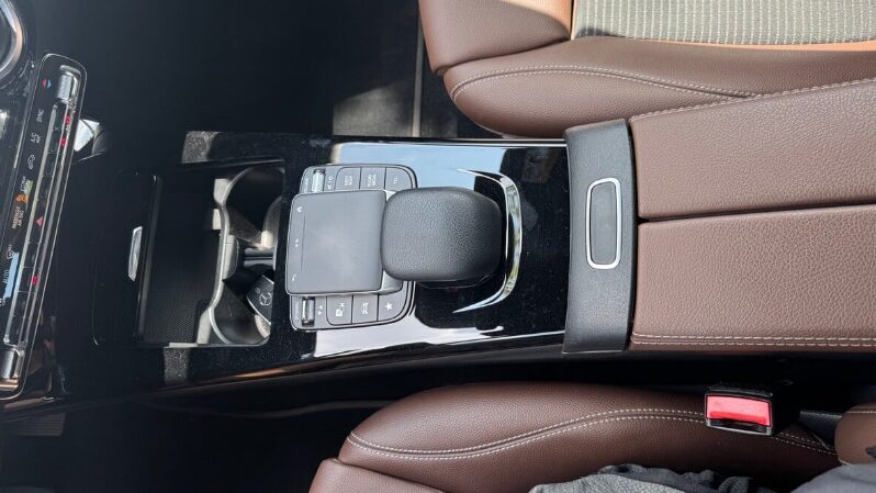 
								Mercedes-Benz CLA Shooting Brake CLA 180 d Aut. 5d full									