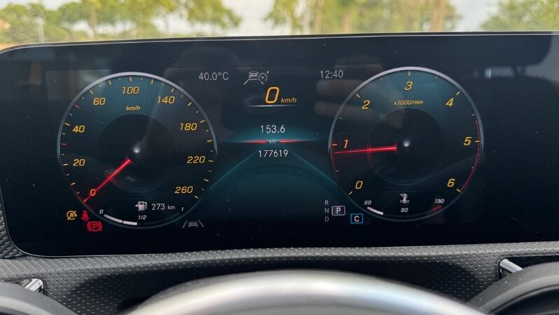 
								Mercedes-Benz CLA Shooting Brake CLA 180 d Aut. 5d full									